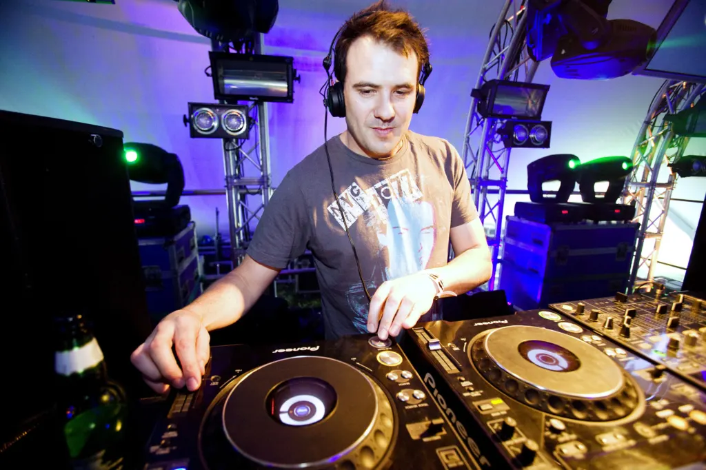DJ set at Global Gathering 2009